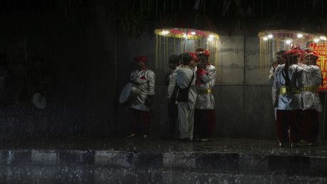 ഡൽഹി കാലാവസ്ഥ: തലസ്ഥാനത്ത് കനത്ത മഴ, റെഡ് അലര്‍ട്ട്..വിമാന സർവീസുകളിൽ മാറ്റം, എയർപോർട്ട് സാധാരണഗതിയിലേക്ക്