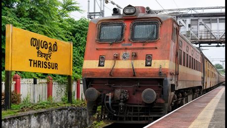 കണ്ണൂർ-എറണാകുളം ഇന്റർസിറ്റി ഇന്ന് തൃശൂരിൽ യാത്ര അവസാനിപ്പിക്കും; കൊച്ചി യാത്രക്കാർക്ക് ഇനി എന്ത് ചെയ്യാം?