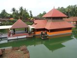 കേരളത്തിലെ ഏക തടാക ക്ഷേത്രം!