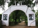 പാമ്പുമേക്കാട്ടുമനയിലെ ചിട്ടവട്ടങ്ങള്‍