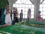 കമിതാക്കളുടെ തീര്‍ത്ഥാടനകേന്ദ്രമാ‌യ, ലൈലാ -മജ്നുവിന്റെ ശവകുടീരം 