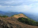 മലകയറാൻ കൊതിക്കുന്നവർക്ക് കേരളത്തിലെ ചില മലമേടുകൾ
