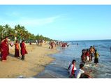 കടലിൽ നീന്താൻ ‌ചേറായി ബീച്ചി‌ലേ‌ക്ക്