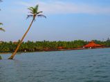 സ്വര്‍ഗ്ഗത്തിലേക്കൊരു കിളിവാതില്‍ തുറന്ന് പൂവാര്‍
