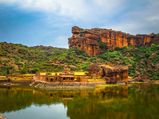 ഇന്ത്യയെ കണ്ടെത്താന്‍ പത്തു ഗുഹകള്‍ 