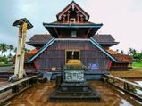 ബുദ്ധമതത്തിൽ നിന്നും ഹിന്ദുമതത്തിലേക്ക് മാറിയ ക്ഷേത്രം....പിന്നിൽ പെരുന്തച്ചൻ