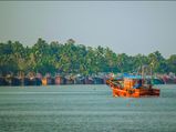 ഇല്ലം വിടാം...കൊല്ലം കാണാം..