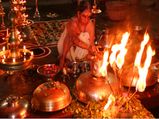 നാഗങ്ങള്‍ അതിരുകാക്കുന്ന മണ്ണാറശ്ശാല 