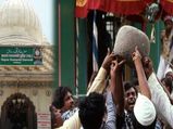 വിശ്വാസമുണ്ടോ? എങ്കിൽ ചൂണ്ടുവിരലിലുയർത്താം 90 കിലോയുള്ള ഈ കല്ല്!!