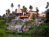 ക്രിസ്തുമസിനൊരുങ്ങാൻ ഈ ദേവാലയങ്ങൾ 