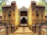 ഭീമൻ നിർമ്മിച്ച് അർജുനൻ പ്രതിഷ്ഠ നടത്തിയ ചെമ്മനന്തിട്ട ക്ഷേത്രം 