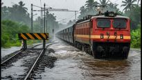 കനത്ത മഴയിൽ കേരള ട്രെയിൻ ഗതാഗതം താളം തെറ്റി; രാജധാനി ഉൾപ്പെടെ വഴിതിരിച്ചുവിട്ടു, യാത്രക്കാർ അറിയാൻ