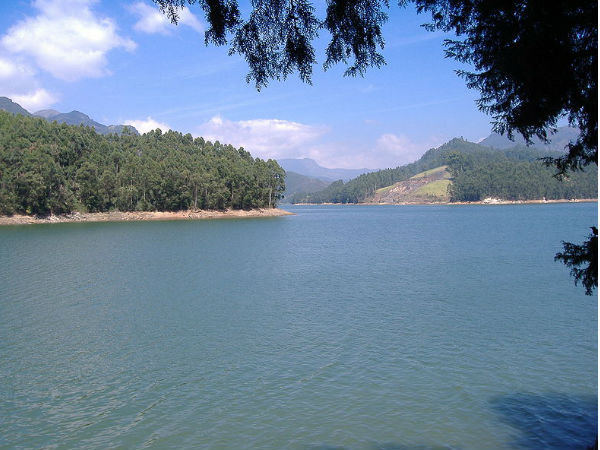 പ്രണയിക്കാൻ ഒരു മലമേട്