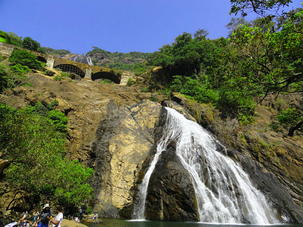 ധൂത് സാഗർ വെള്ളച്ചാട്ടം