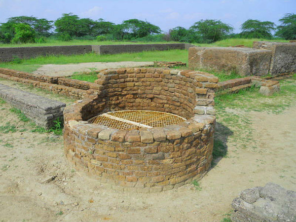 പൈതൃക സ്ഥലങ്ങളും സ്മാരകങ്ങളും