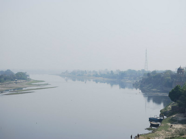 അടിഞ്ഞുകൂടുന്ന എക്കൽ മണ്ണ്