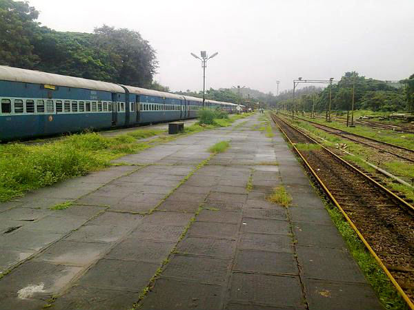 മംഗലാപുരം എത്തി