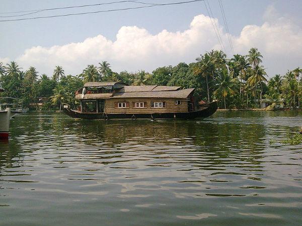 ഹൗസ് ബോട്ട് യാത്ര