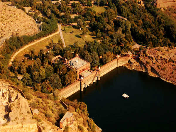 ബാലസ്മണ്ട് തടാകം