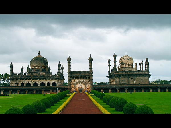 ഇബ്രാഹീം റൗസ, ബീജാപ്പൂർ