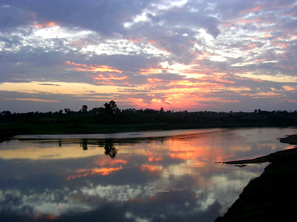 നർമ്മദ ഡേ ക്രൂയ്സ്