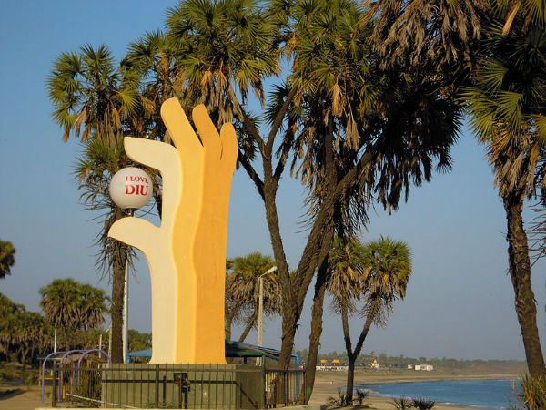 ദിയുവിലെ നഗോവ ബീച്ച്