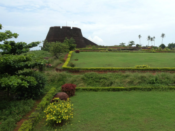 ബേക്കൽ കോട്ടയിലേക്ക്