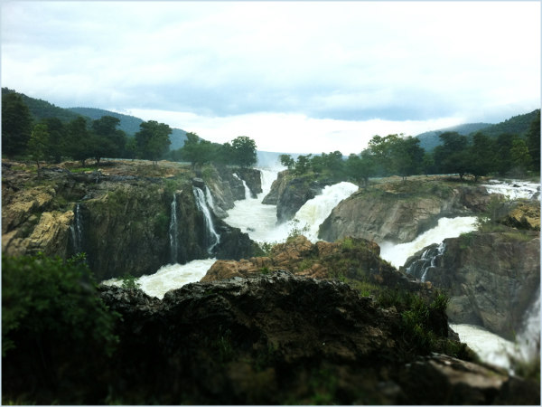 ഹൊഗനക്കൽ - 180 കിലോമീറ്റർ