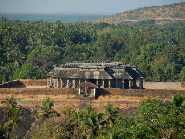ദൈവീകതയുടെ വാതിലിലൂടെ