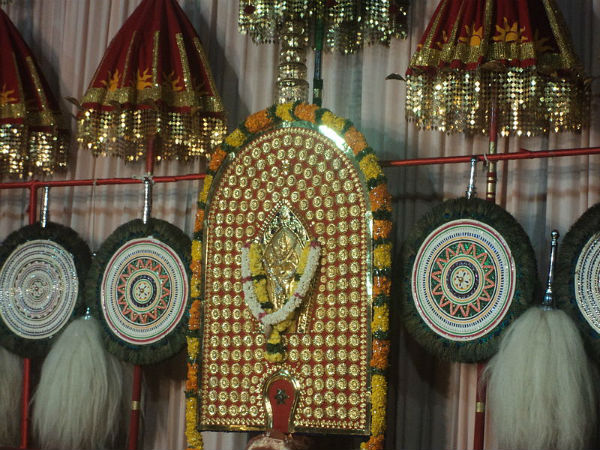 ദേവിയുടെ തിടമ്പ്