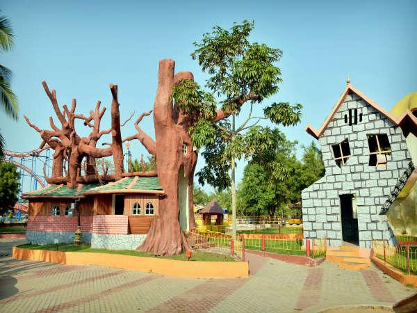 ട്രീ ഹൗസ്