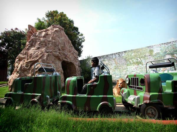 എലിഫന്റ് സഫാരി