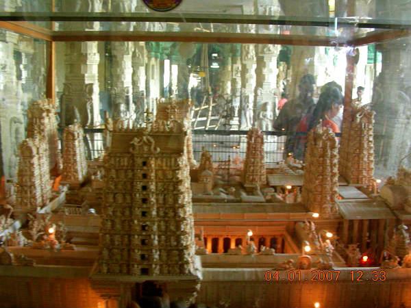 കോവിലിന്റെ മാതൃക