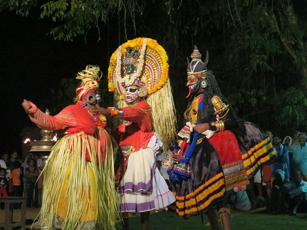 മുടിയേറ്റ്