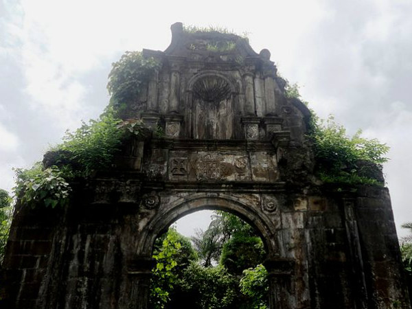 കോട്ടയ്ക്ക് അകത്തെ പള്ളി