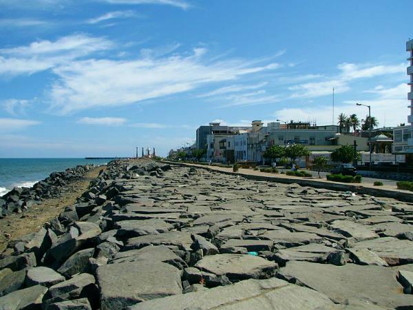 പോണ്ടിച്ചേരി ബീച്ച്