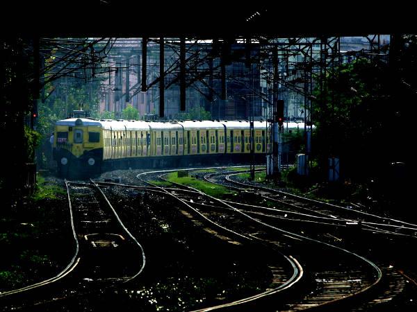 സബ് അർബ്ബൻ ട്രെയിൻ