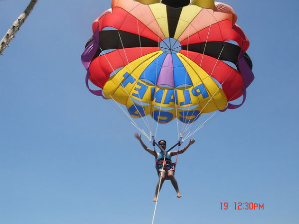 പാരസെയ്‌ലിംഗ്