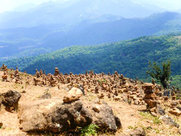 ദേവത കല്ലുകൾ