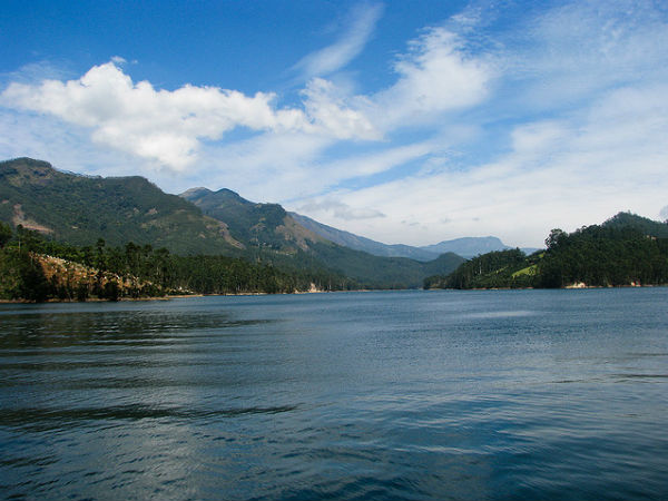 മൂന്ന് ആറുകൾ