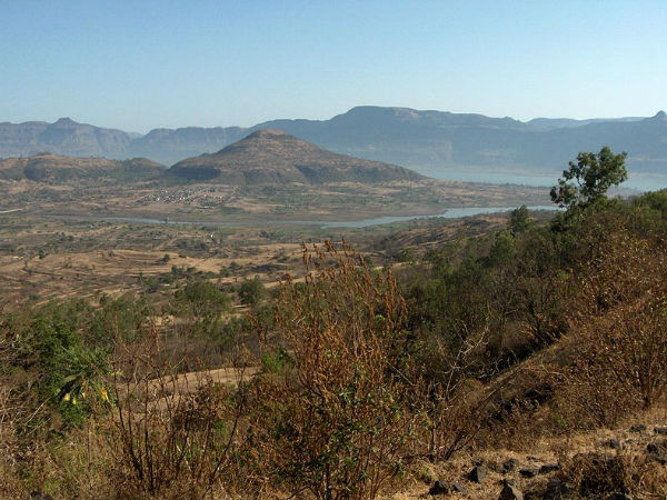 നാണേഘാട്ട്