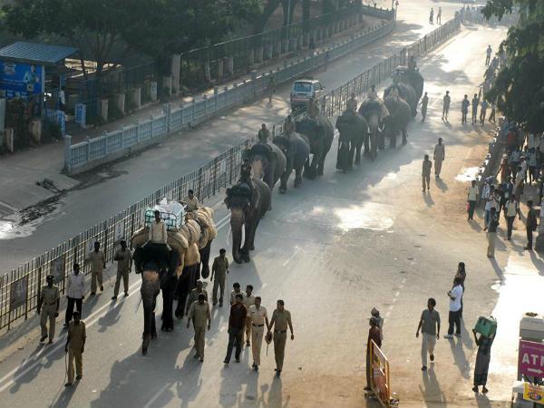 വരിവരിയായി