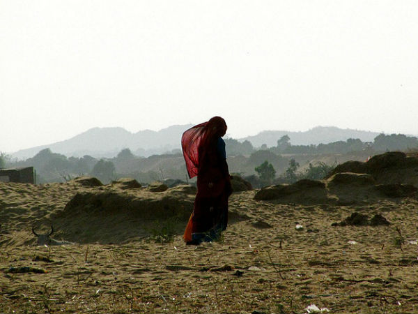 ഏകാകിനി