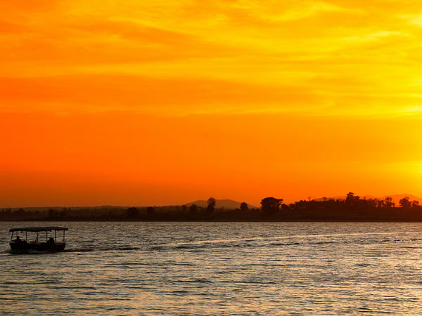 ബോട്ട് യാത്ര