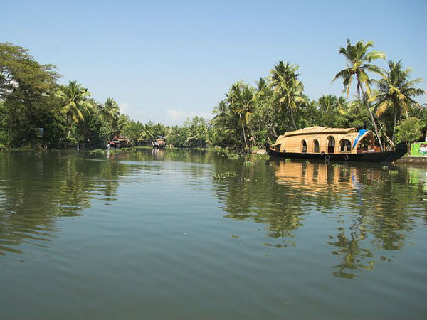 11. കുമരകം, 164 കിമീ