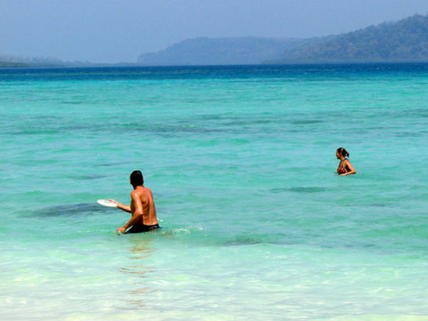 നീലജലാശയം