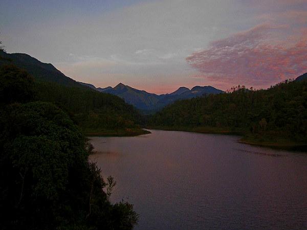 നീരാർ ഡാം