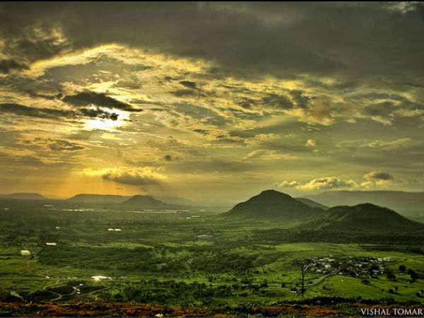 പൊട്ടിവിടരുന്ന പ്രഭാതം