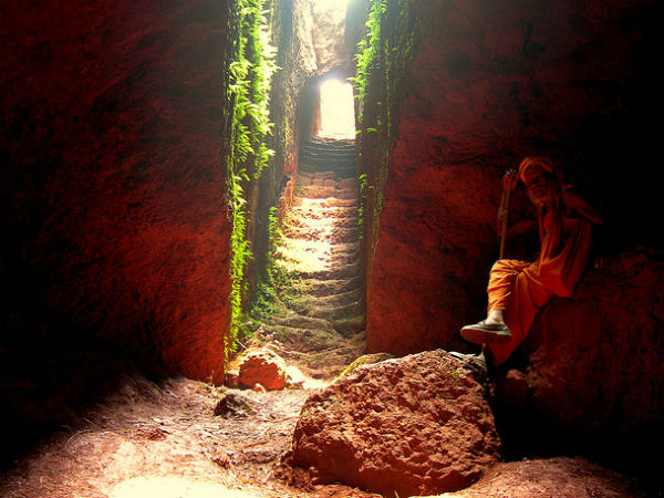 പ്രകാശത്തിലേക്ക്