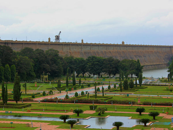 60 ഏക്കർ സ്ഥലം